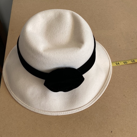 TinaLuxe Wool Hat. Cream with Black Velvet Band with Flower - Picture 9 of 9